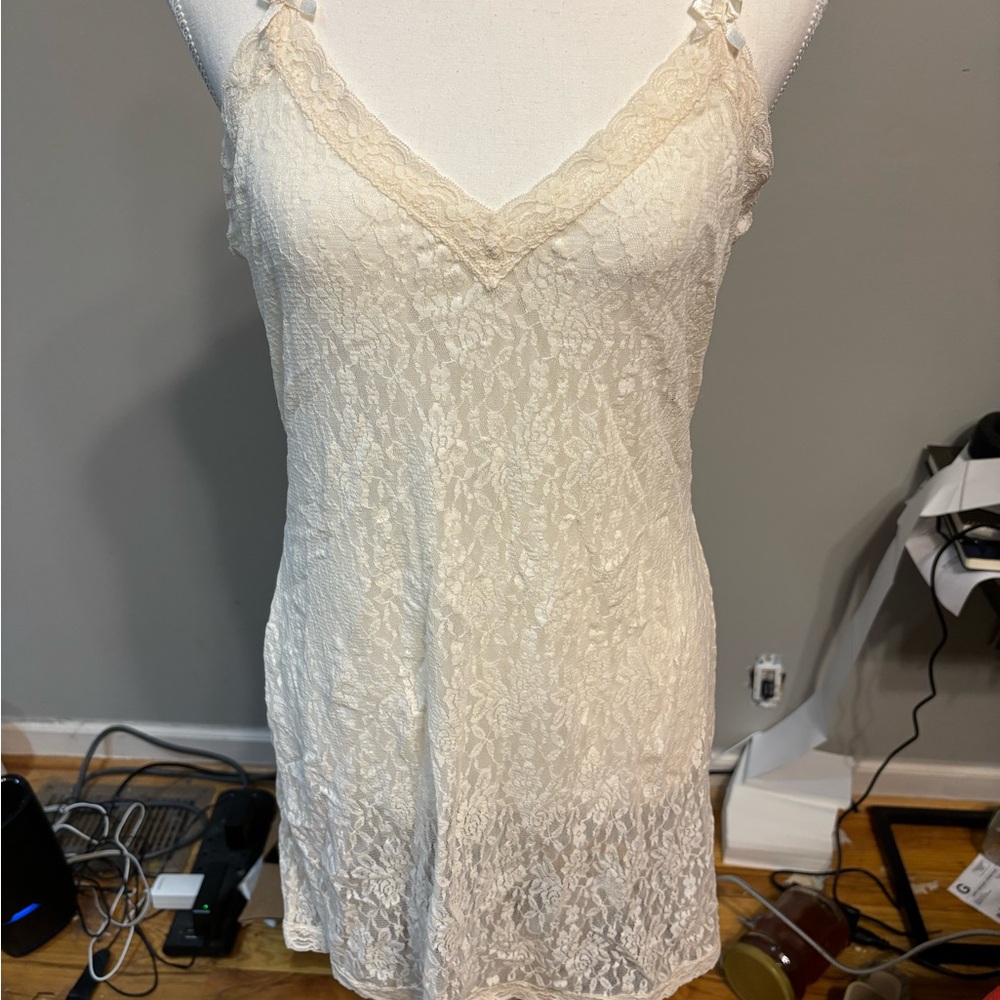 Morgan Taylor Cream Lace Intimate gown